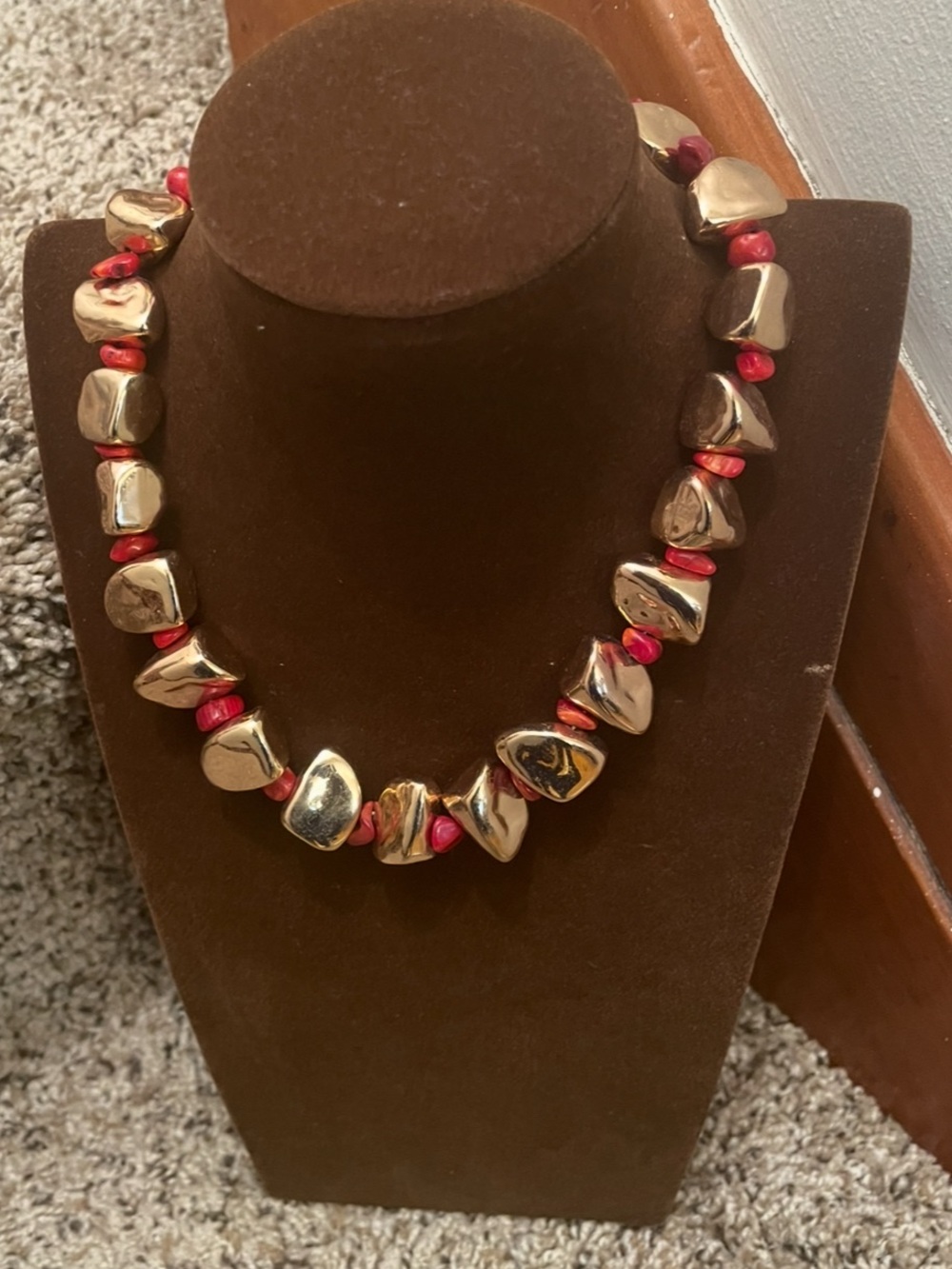 Boho-Chic Chunky Polished Gold-Tone Statement Necklace With Red Beads